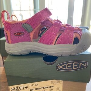Keen Toddler Newport H2 Sandals / water shoes, pink size 7T -